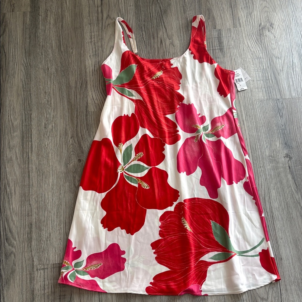 N Natori Red and White Floral Sleep Nightgown Size Large NWT